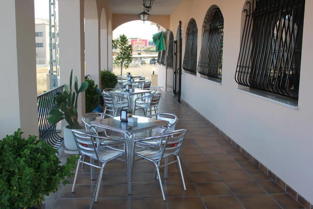 Torrijos Hotel Cheste Exterior photo
